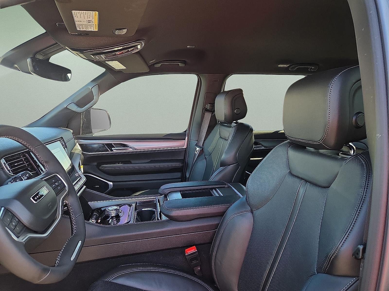 2025 Jeep Wagoneer Base