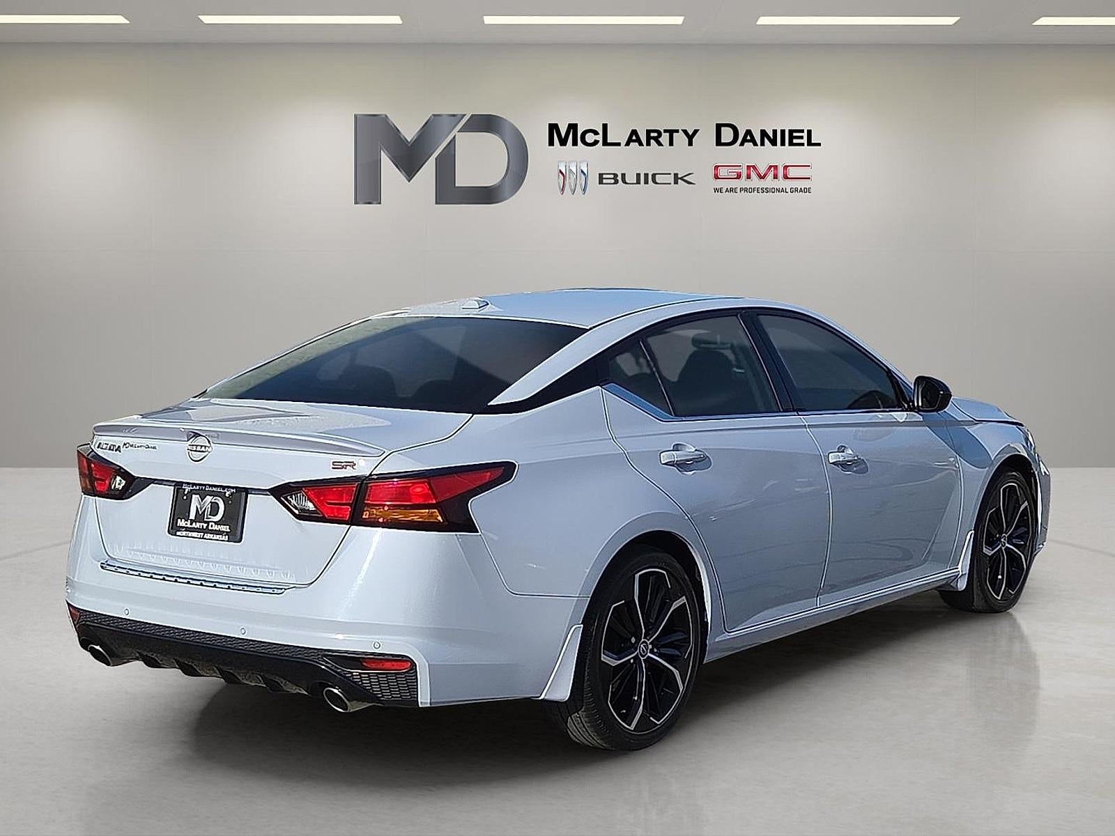 2023 Nissan Altima SR FWD