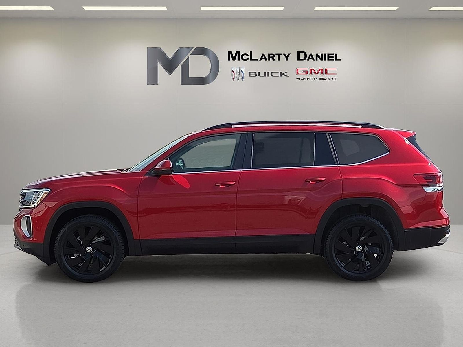 2024 Volkswagen Atlas 2.0T SE w/Technology