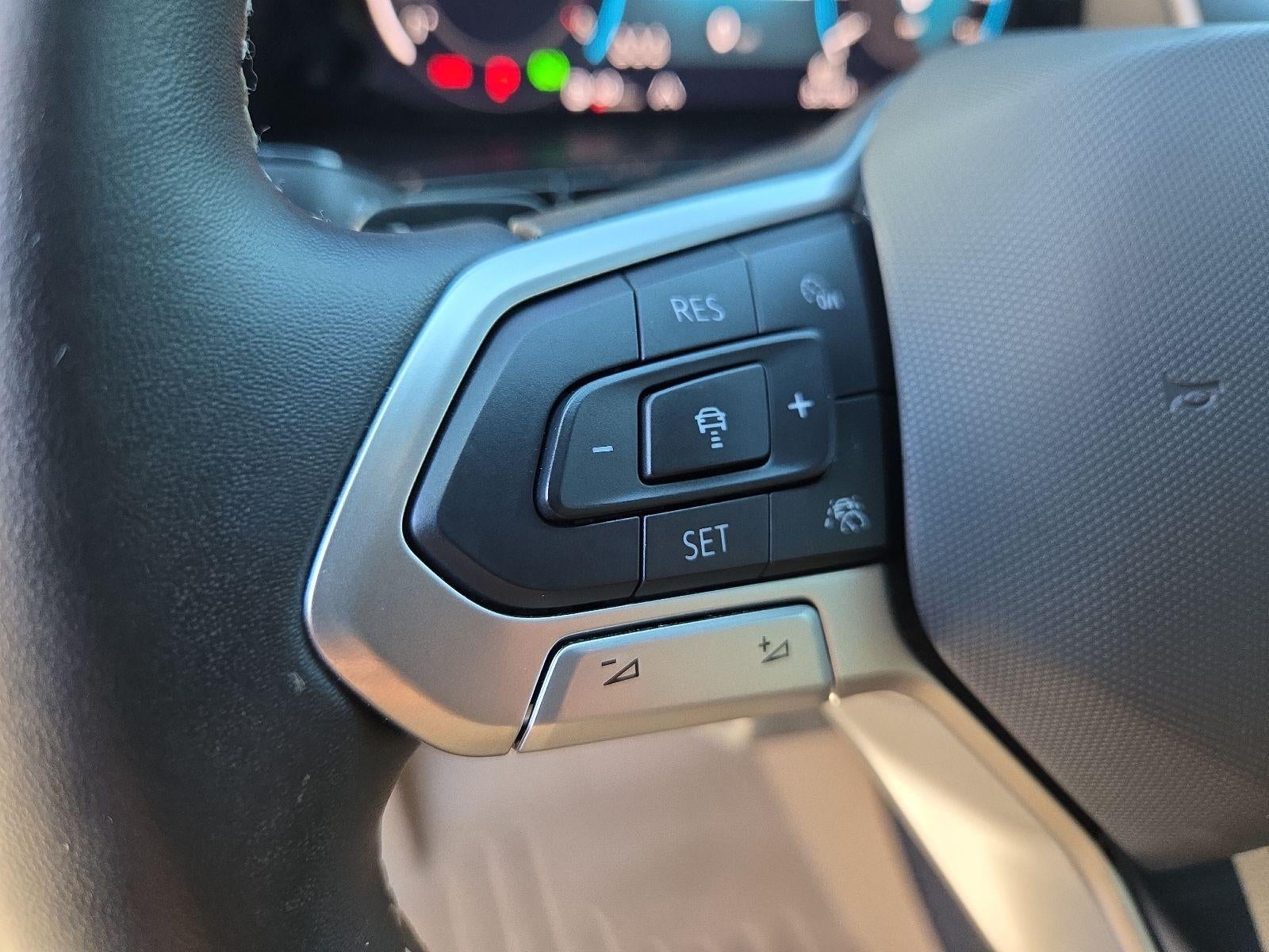 2024 Volkswagen Atlas Cross Sport 2.0T SE w/Technology