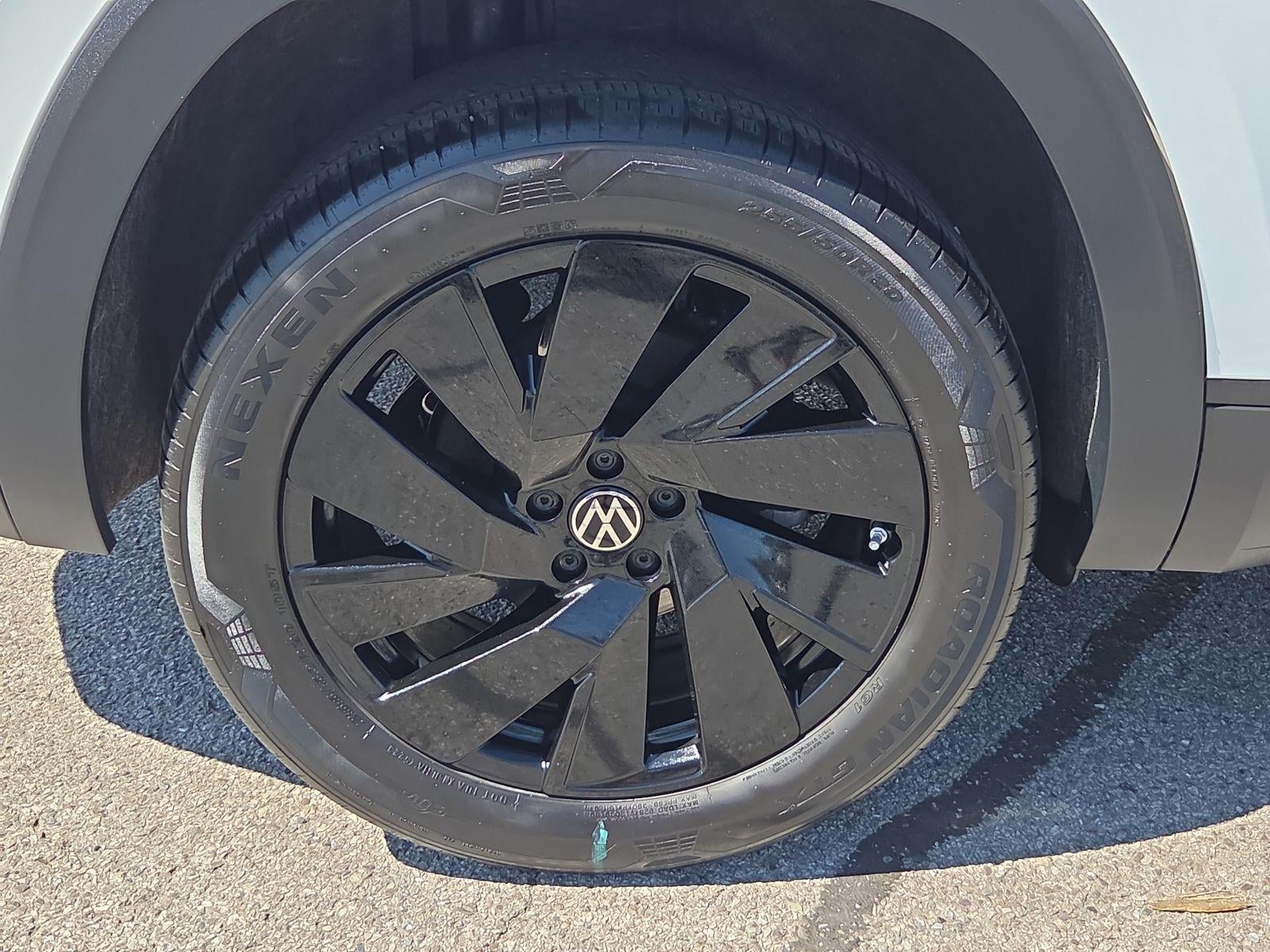2024 Volkswagen Atlas Cross Sport 2.0T SE w/Technology