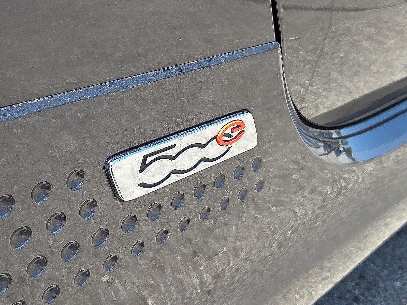 2019 FIAT 500e Base