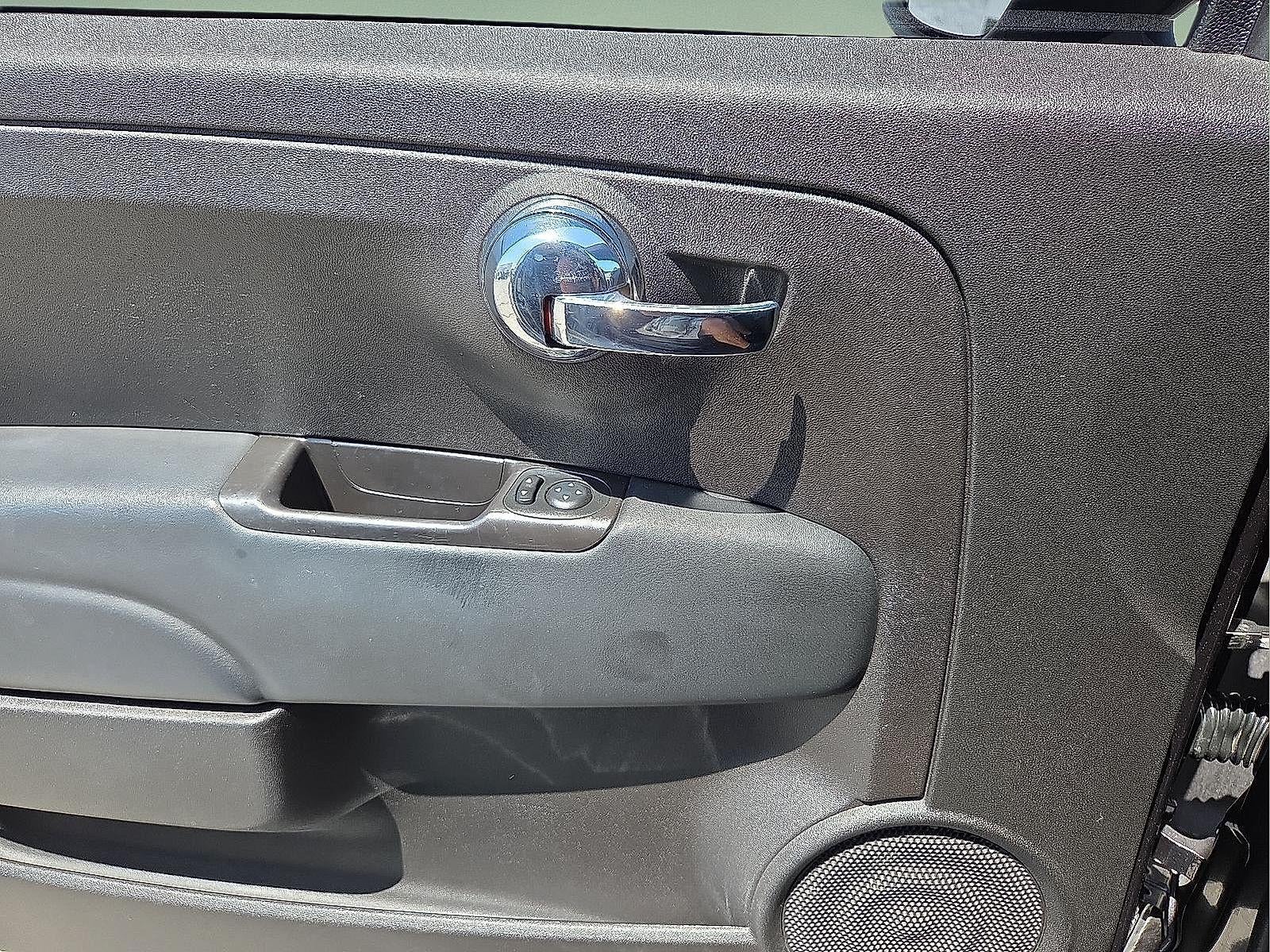 2019 FIAT 500e Base