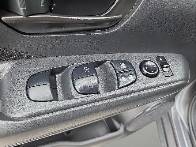 2023 Nissan Kicks S Xtronic CVT