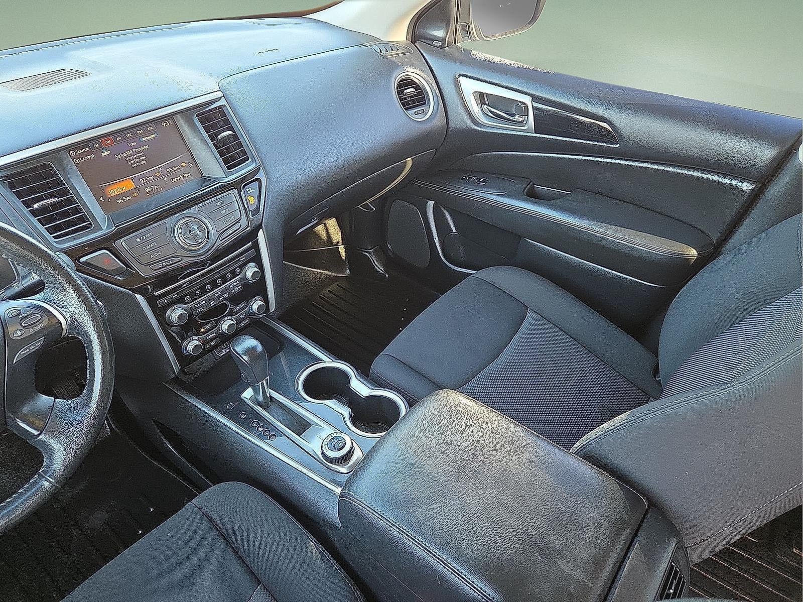 2019 Nissan Pathfinder SV