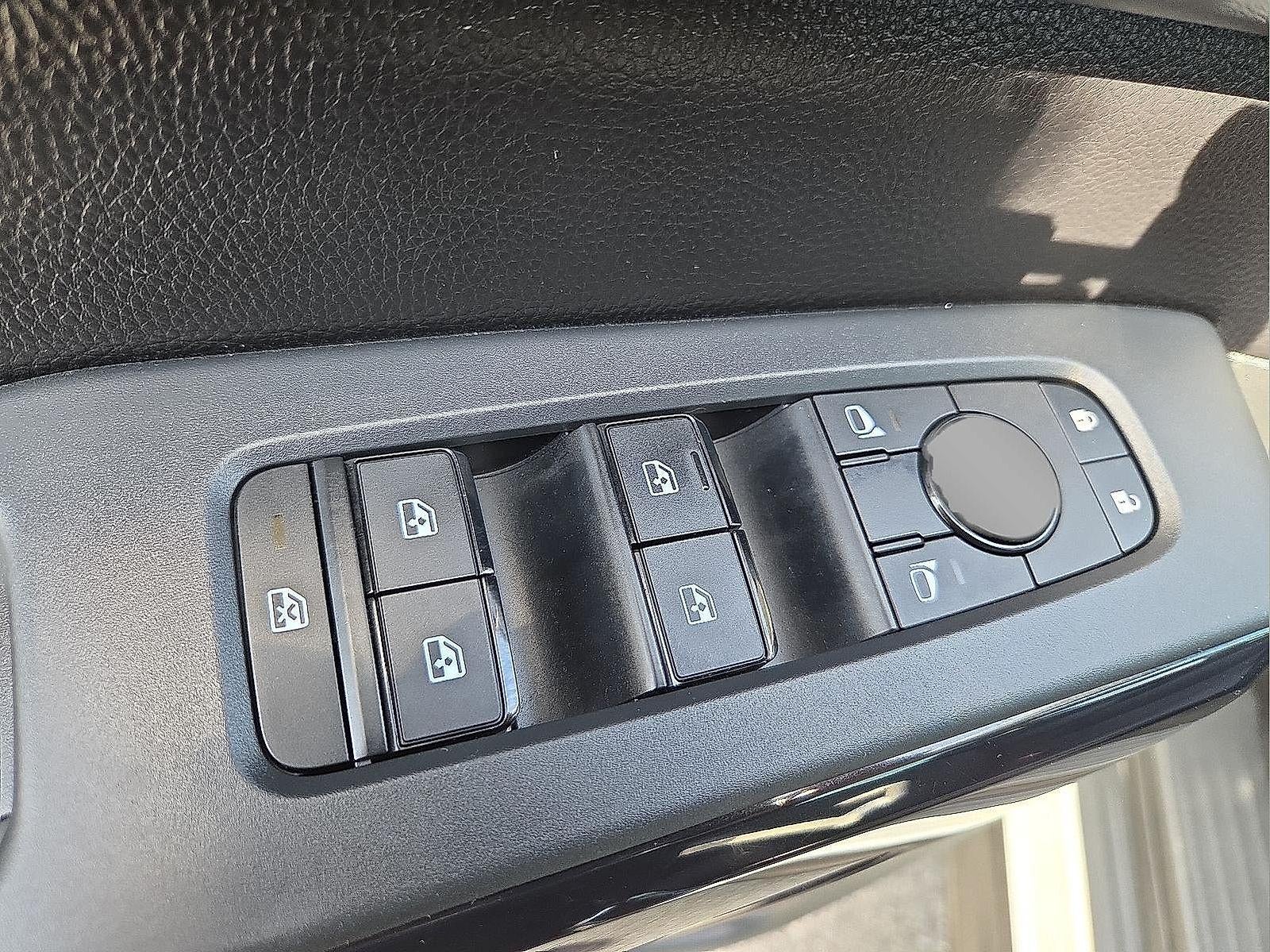 2024 Nissan Pathfinder SV 4WD