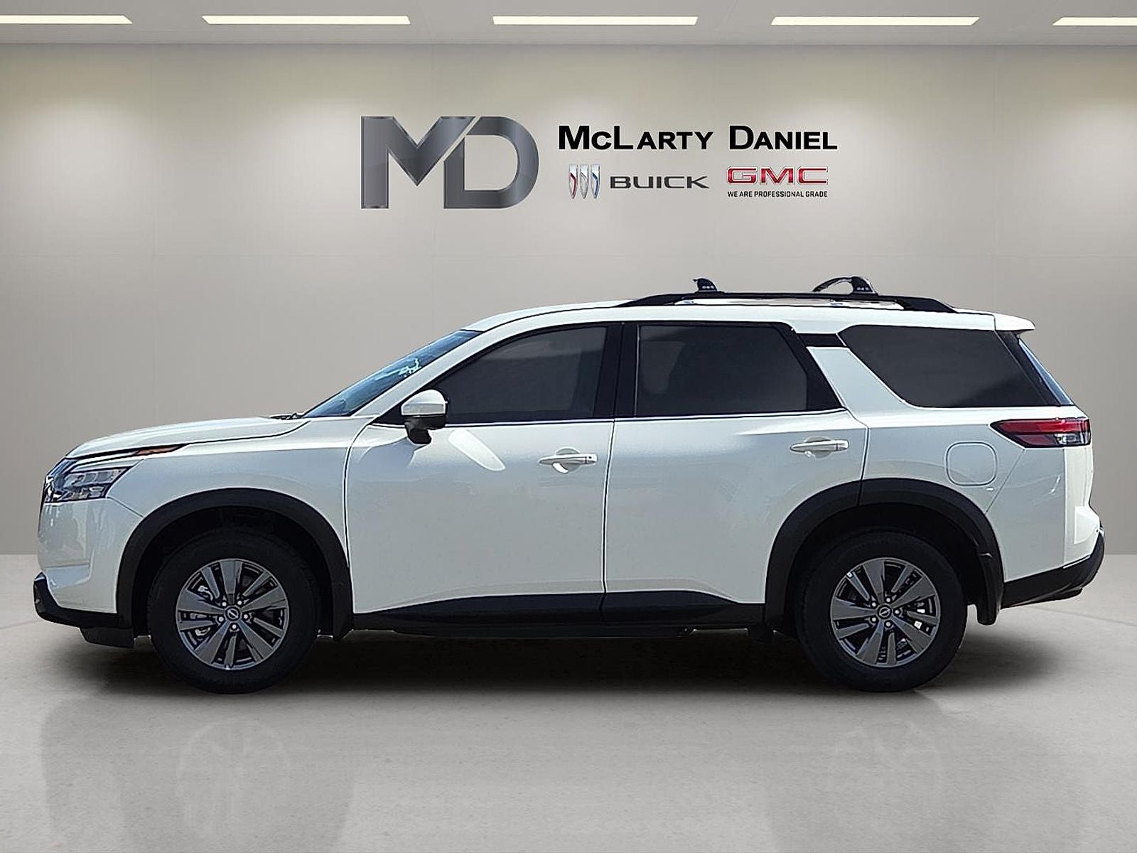 2024 Nissan Pathfinder SV 4WD