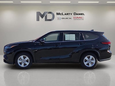 2022 Toyota Highlander LE