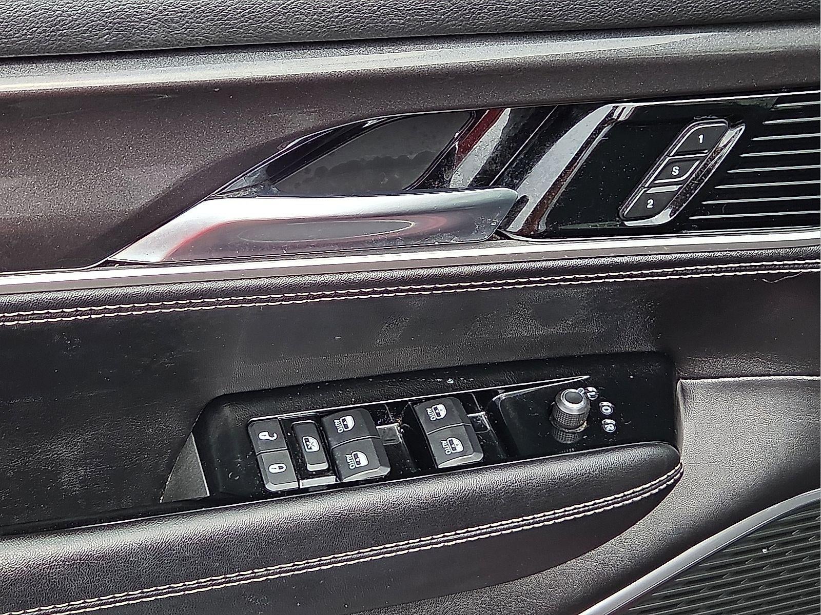 2023 Jeep Wagoneer Base