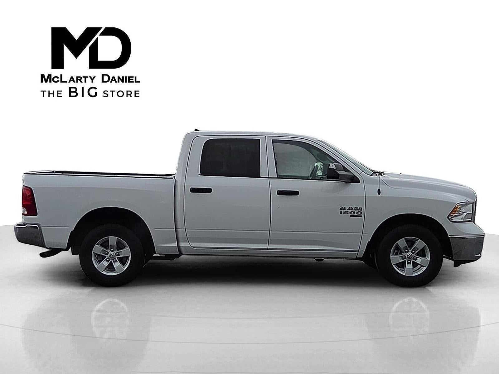 2023 RAM 1500 Classic SLT Crew Cab 4x2 5'7" Box
