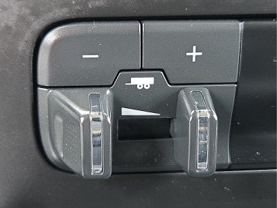 2023 RAM 1500 Classic SLT Crew Cab 4x4 5'7" Box