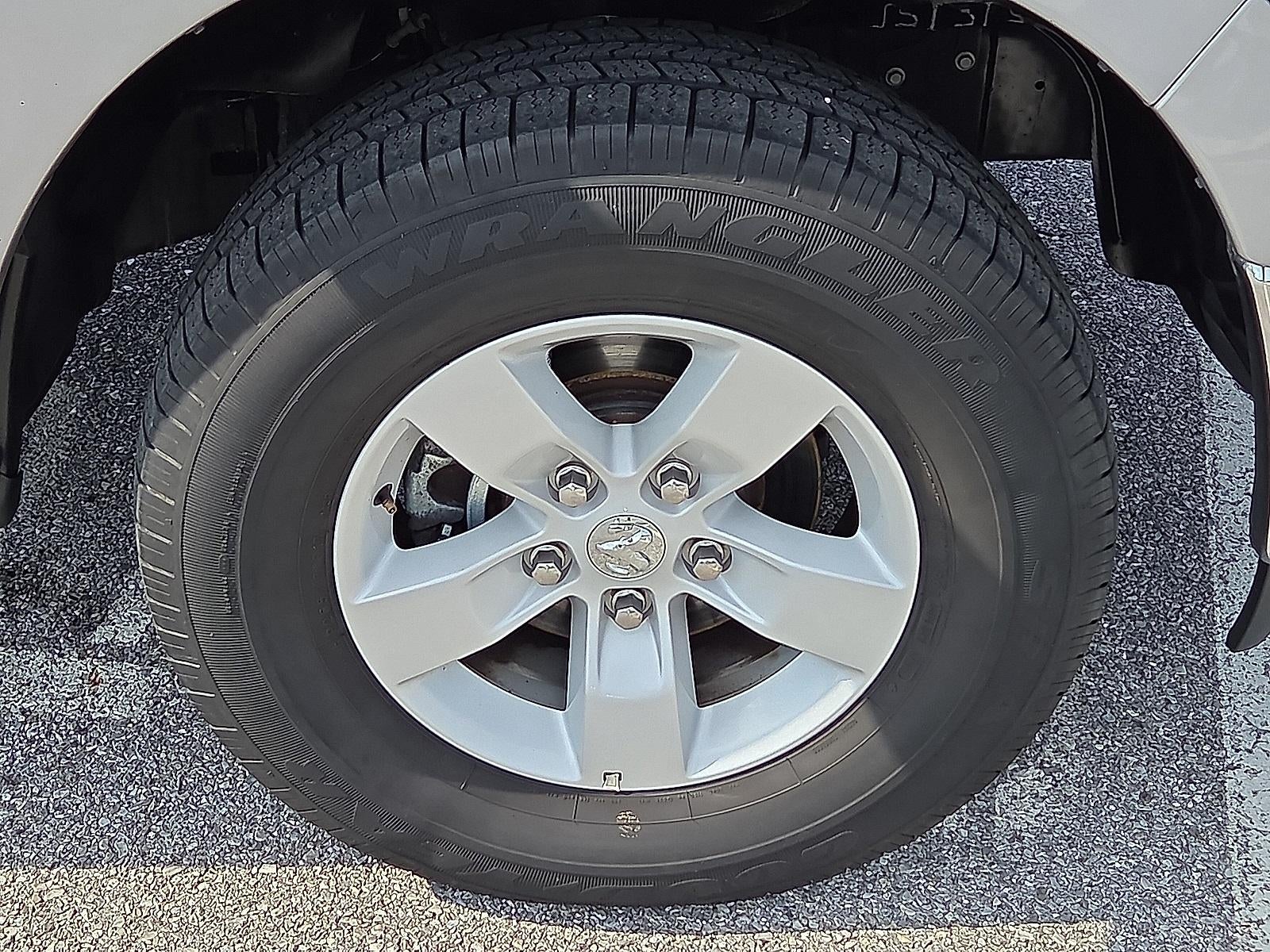 2023 RAM 1500 Classic SLT Crew Cab 4x4 5'7" Box