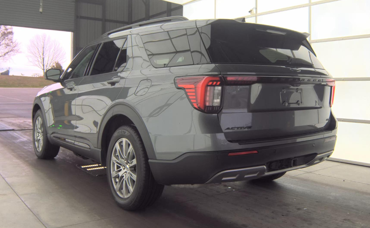 2025 Ford Explorer Active
