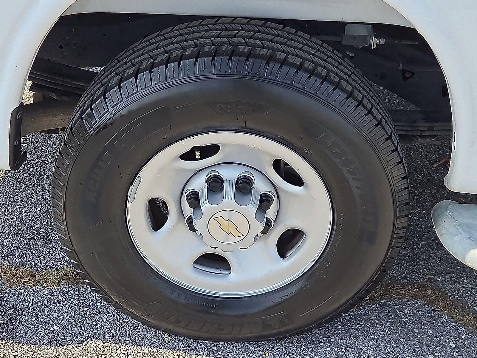 2025 Chevrolet Express Cargo Base
