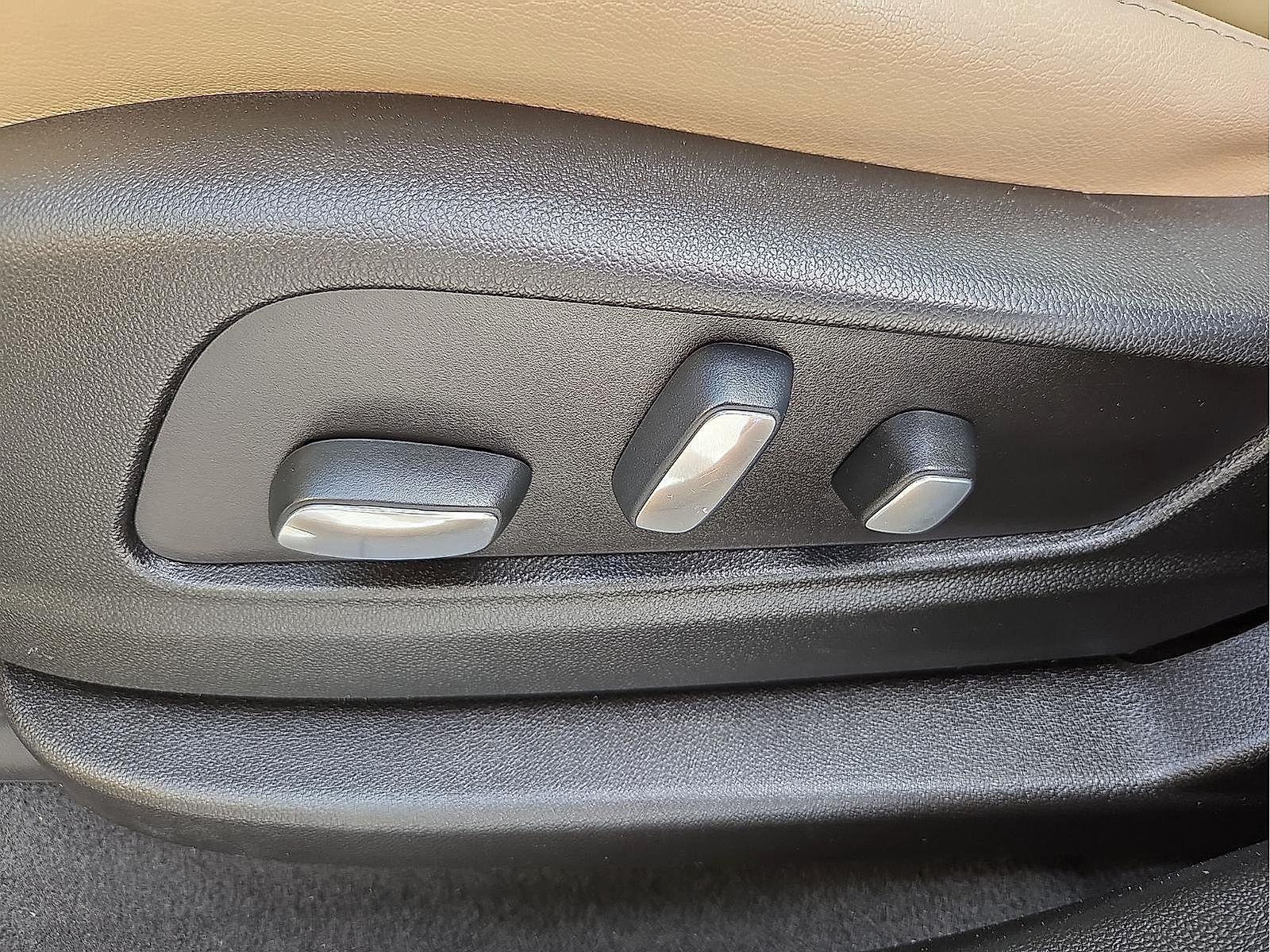 2017 Cadillac XT5 Luxury FWD