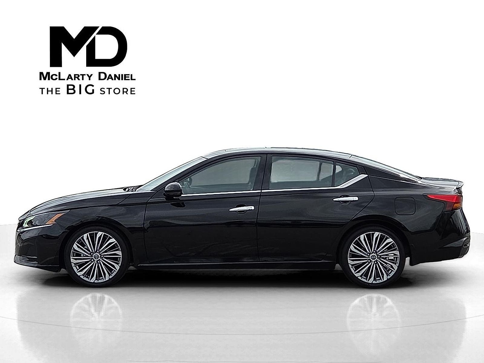 2023 Nissan Altima SL FWD