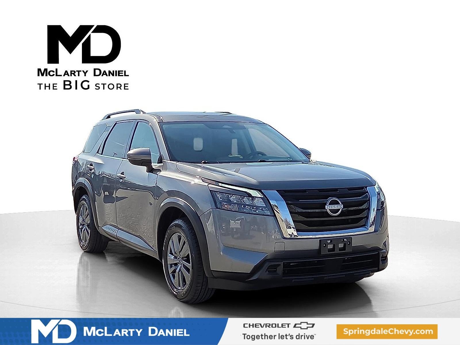 2024 Nissan Pathfinder SV