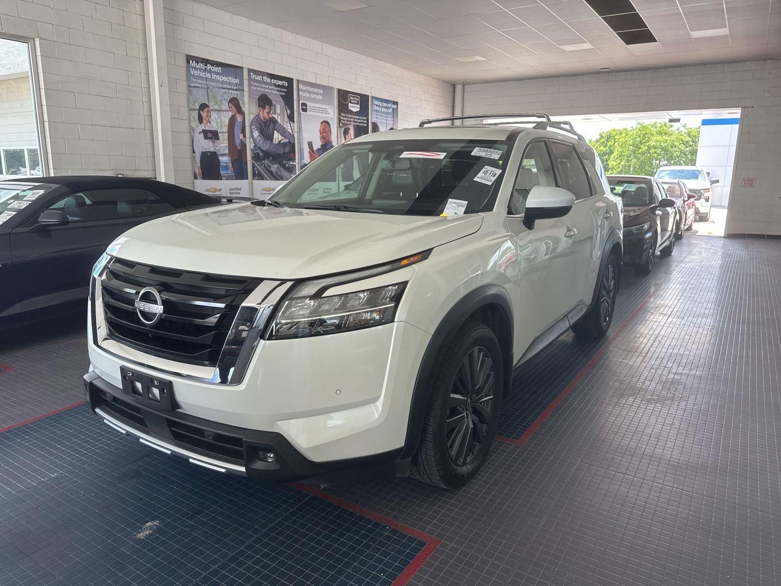 2022 Nissan Pathfinder SL 2WD