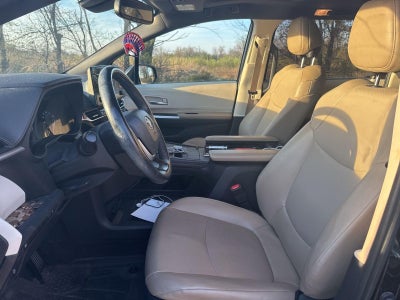 2021 Toyota Sienna XLE