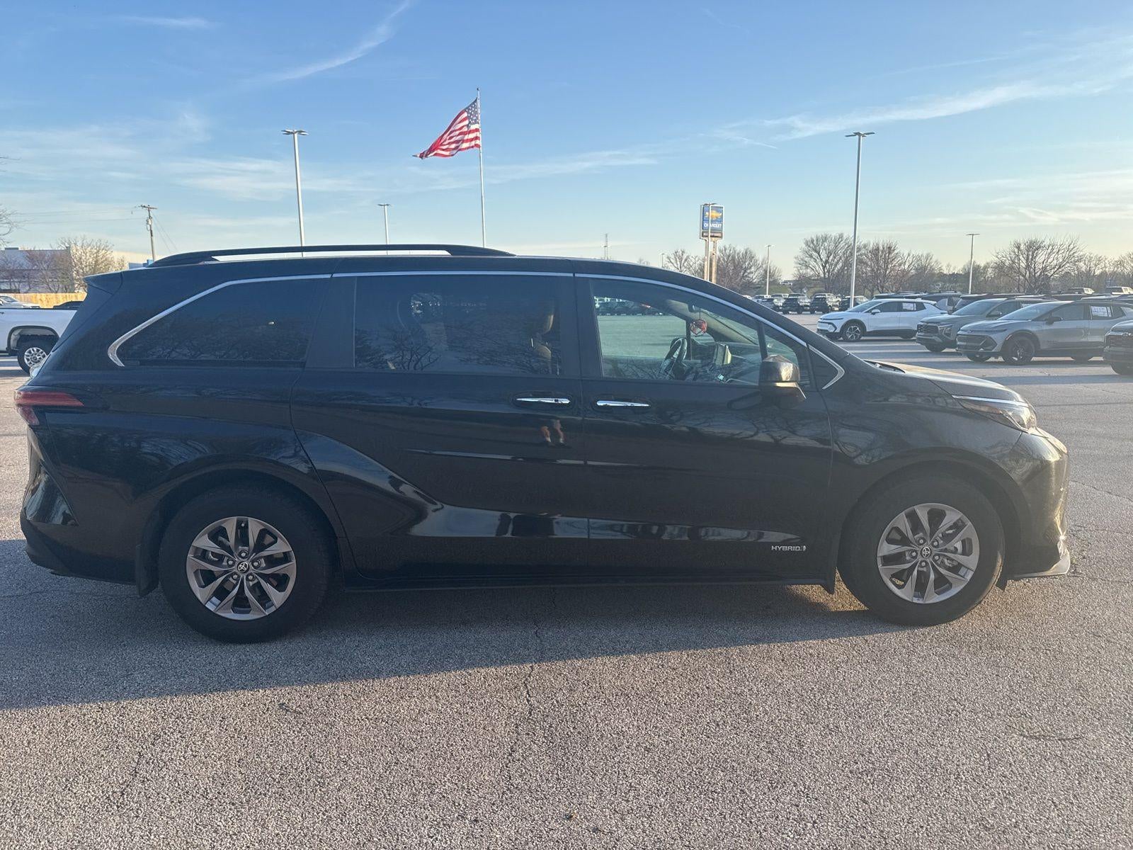 2021 Toyota Sienna XLE