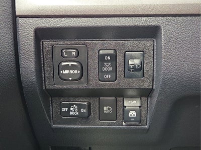 2018 Toyota Tundra SR5 5.7L V8