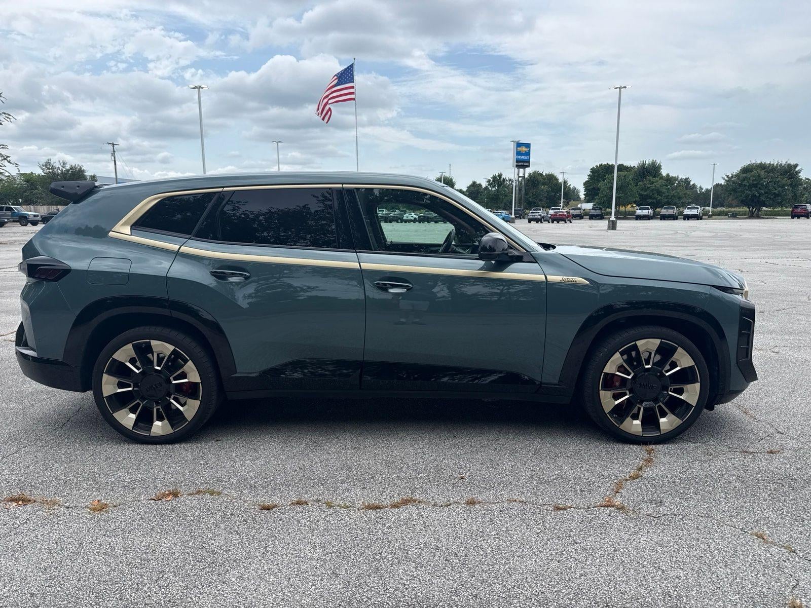 2023 BMW XM Base