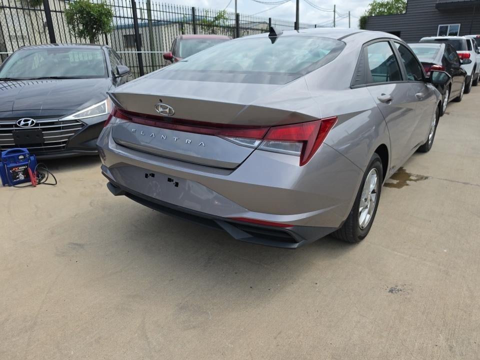 2023 Hyundai Elantra SE