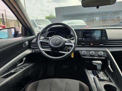 2023 Hyundai Elantra SE