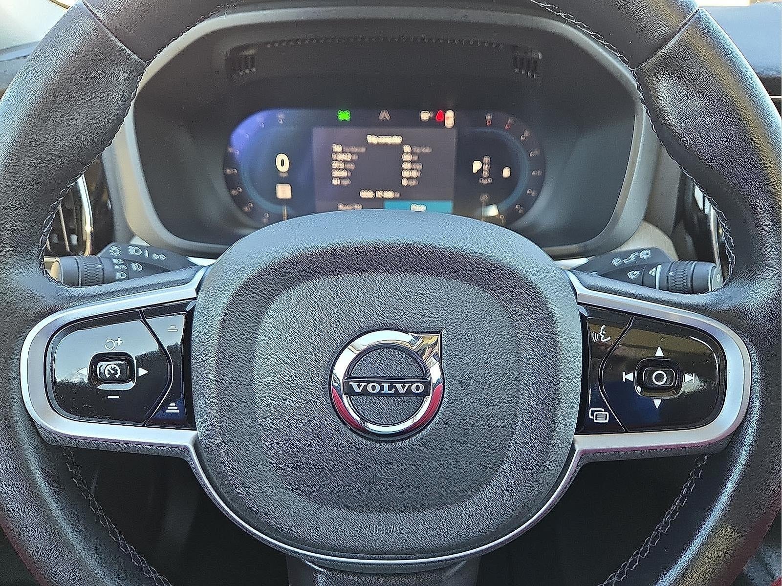 2025 Volvo XC60 Plus