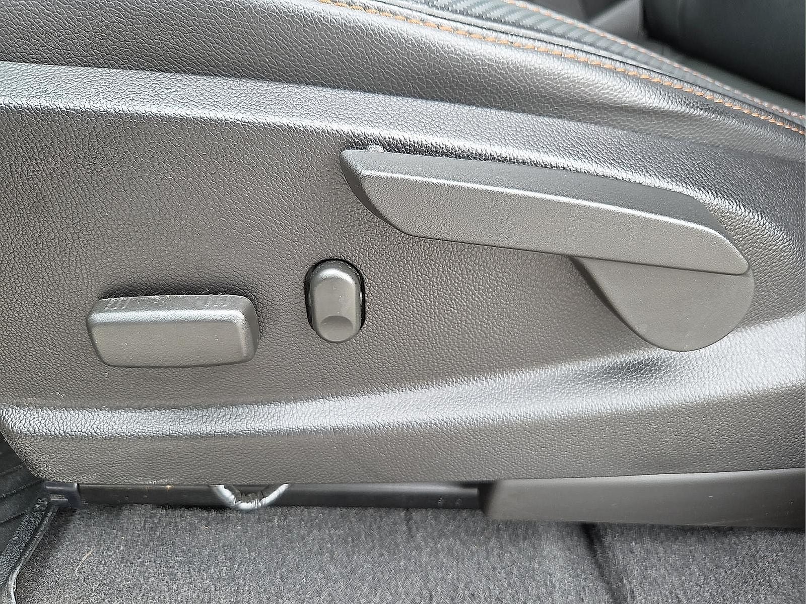 2022 GMC Canyon AT4 w/Leather