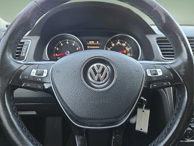 2017 Volkswagen Passat 1.8T R-Line