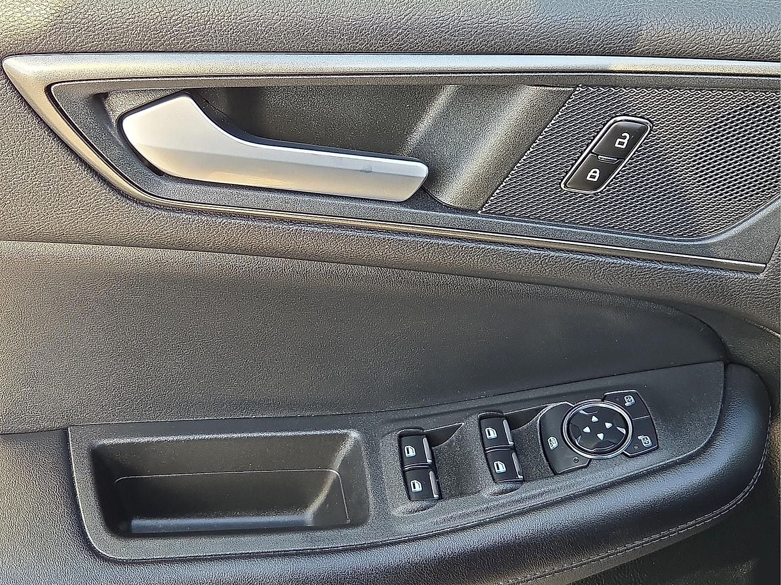 2023 Ford Edge SE
