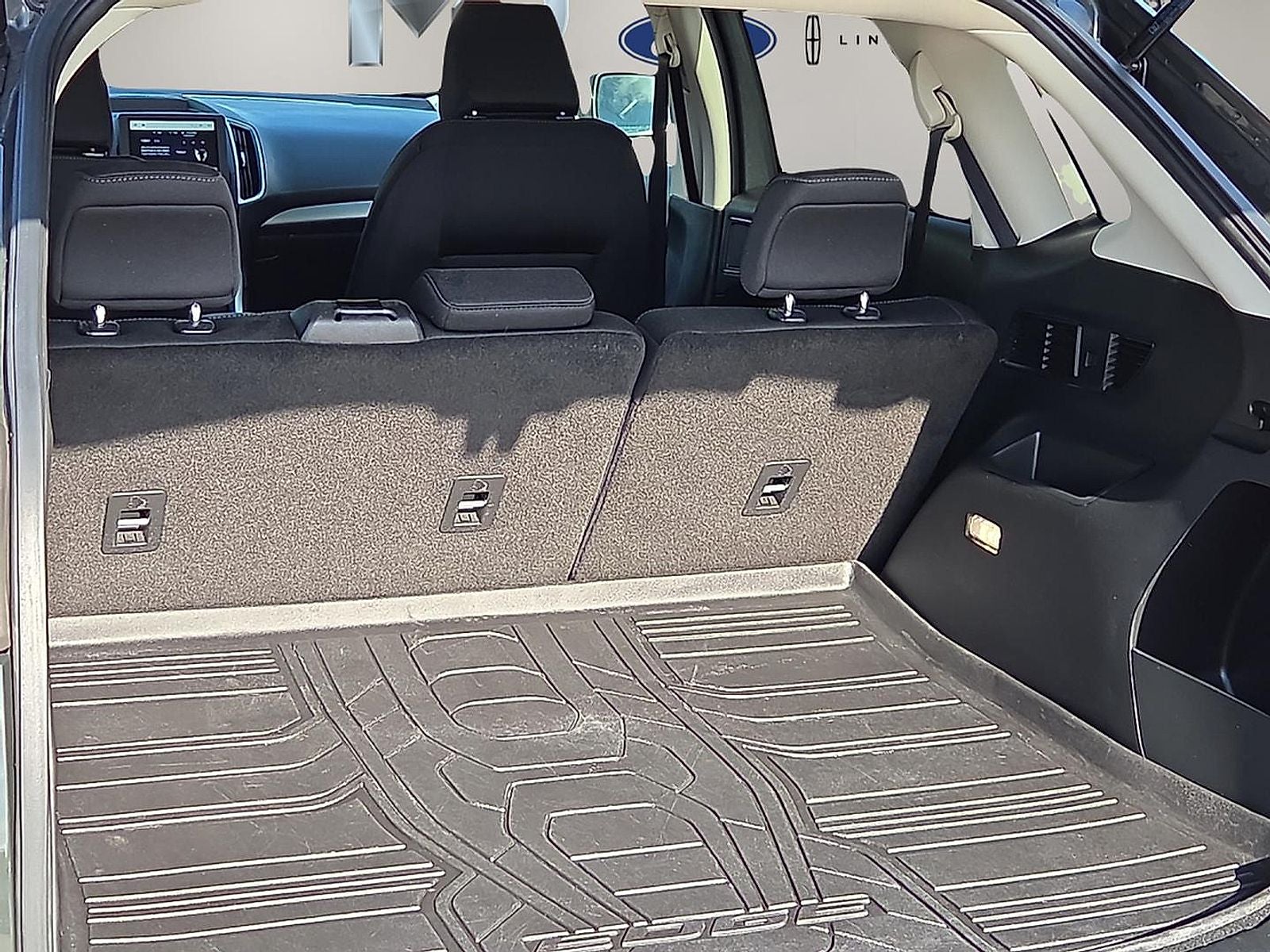 2023 Ford Edge SE