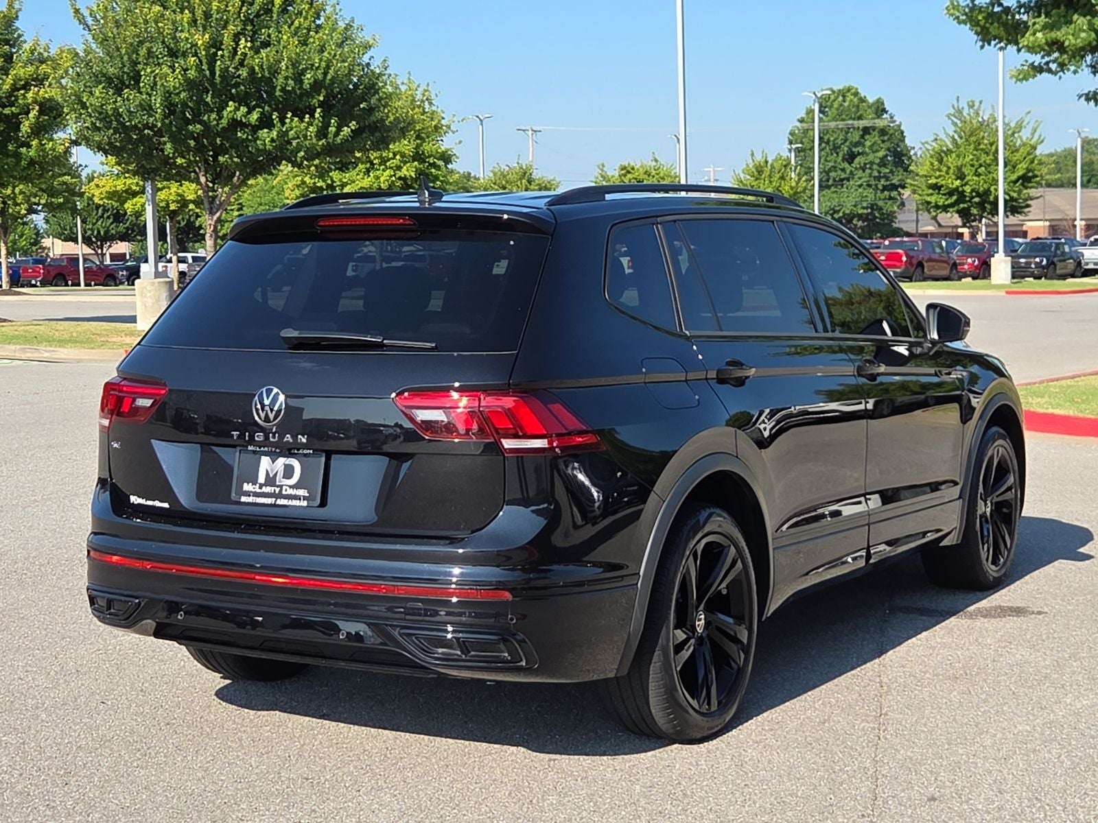 2023 Volkswagen Tiguan 2.0T SE R-Line Black