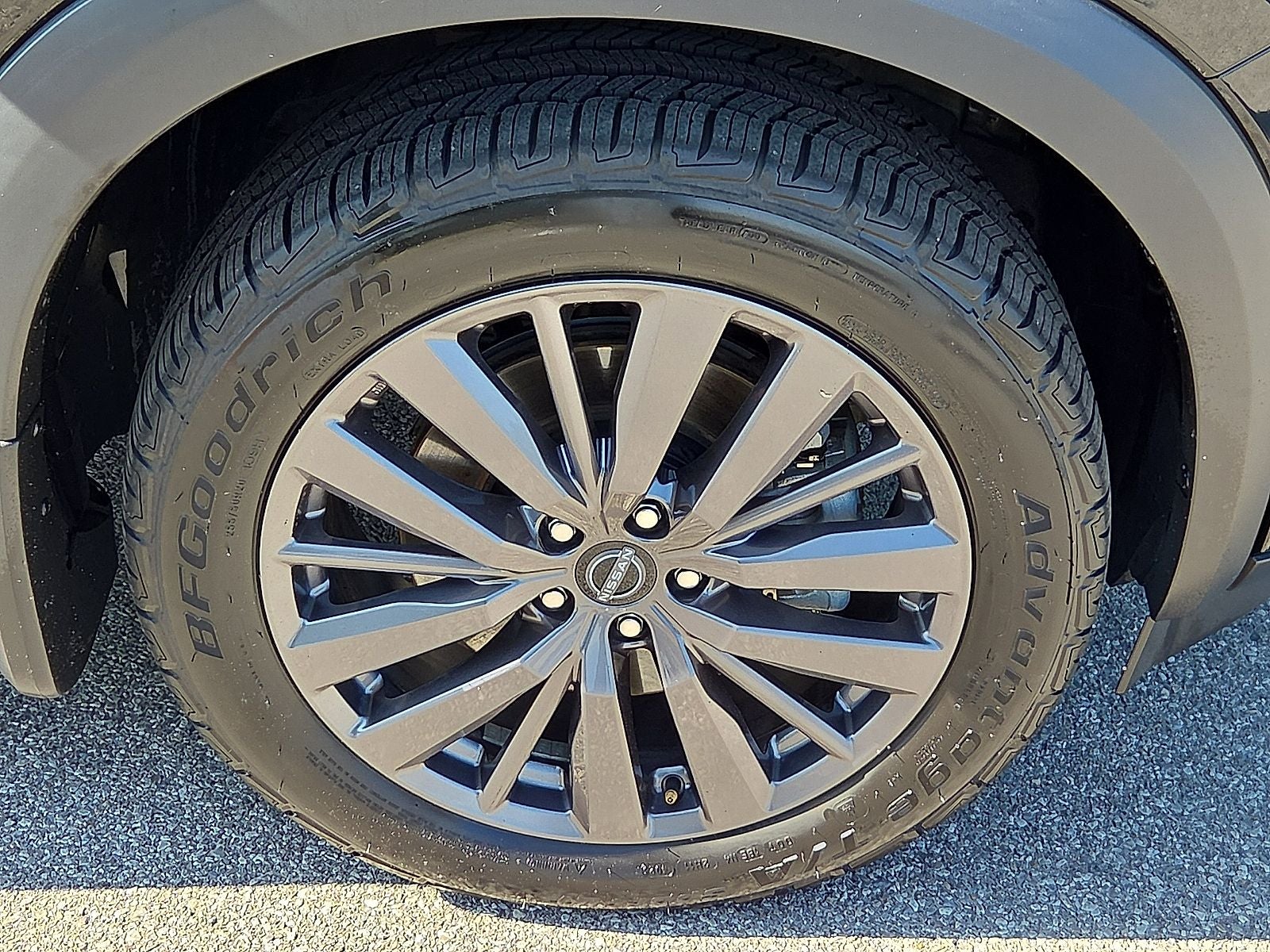 2024 Nissan Pathfinder SL