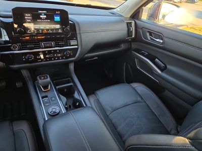 2024 Nissan Pathfinder Platinum