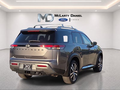 2024 Nissan Pathfinder Platinum