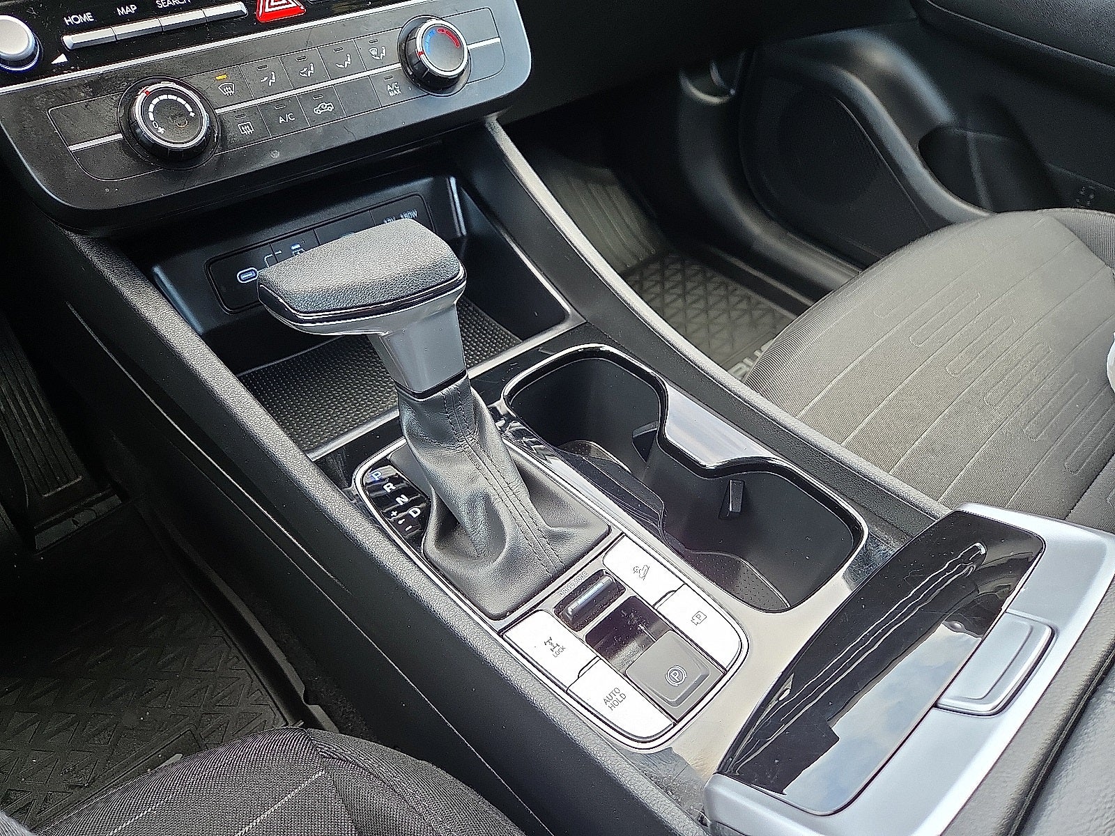 2025 Hyundai Santa Cruz SE