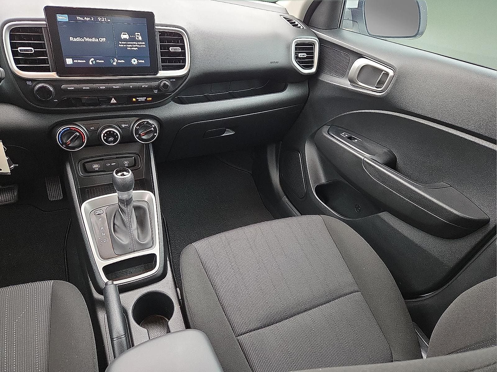 2025 Hyundai Venue SE