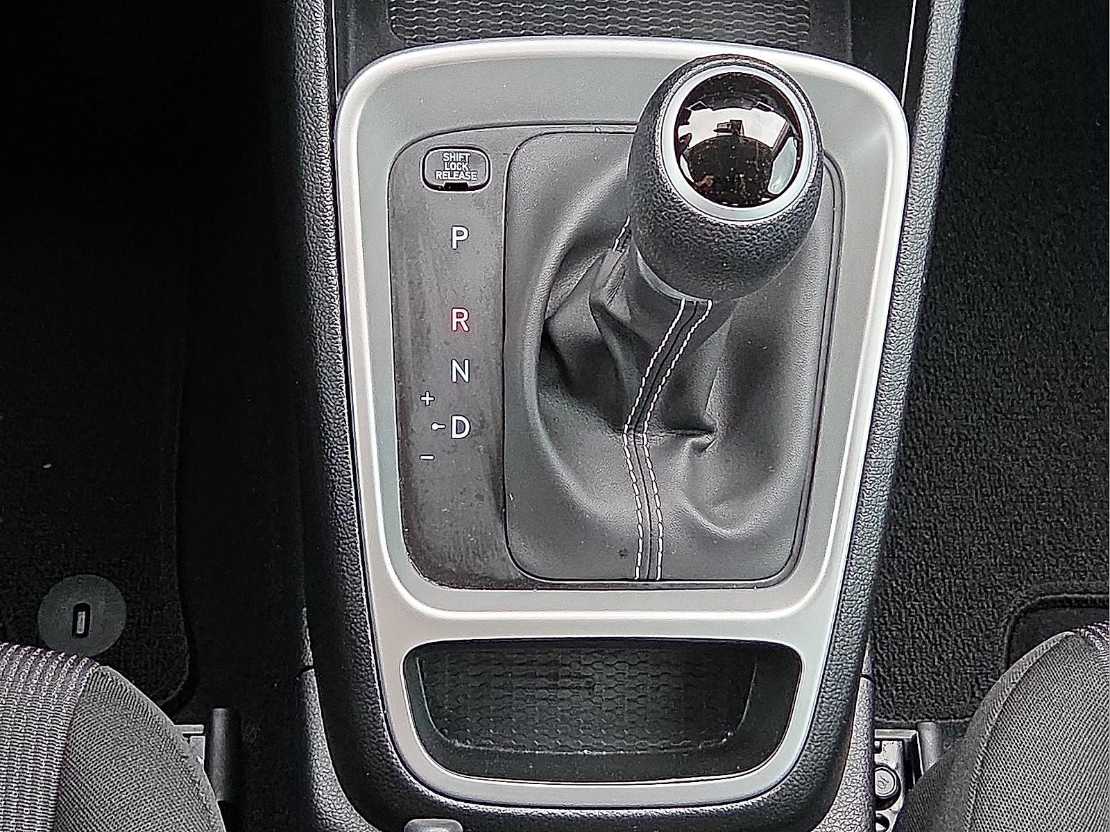 2025 Hyundai Venue SE