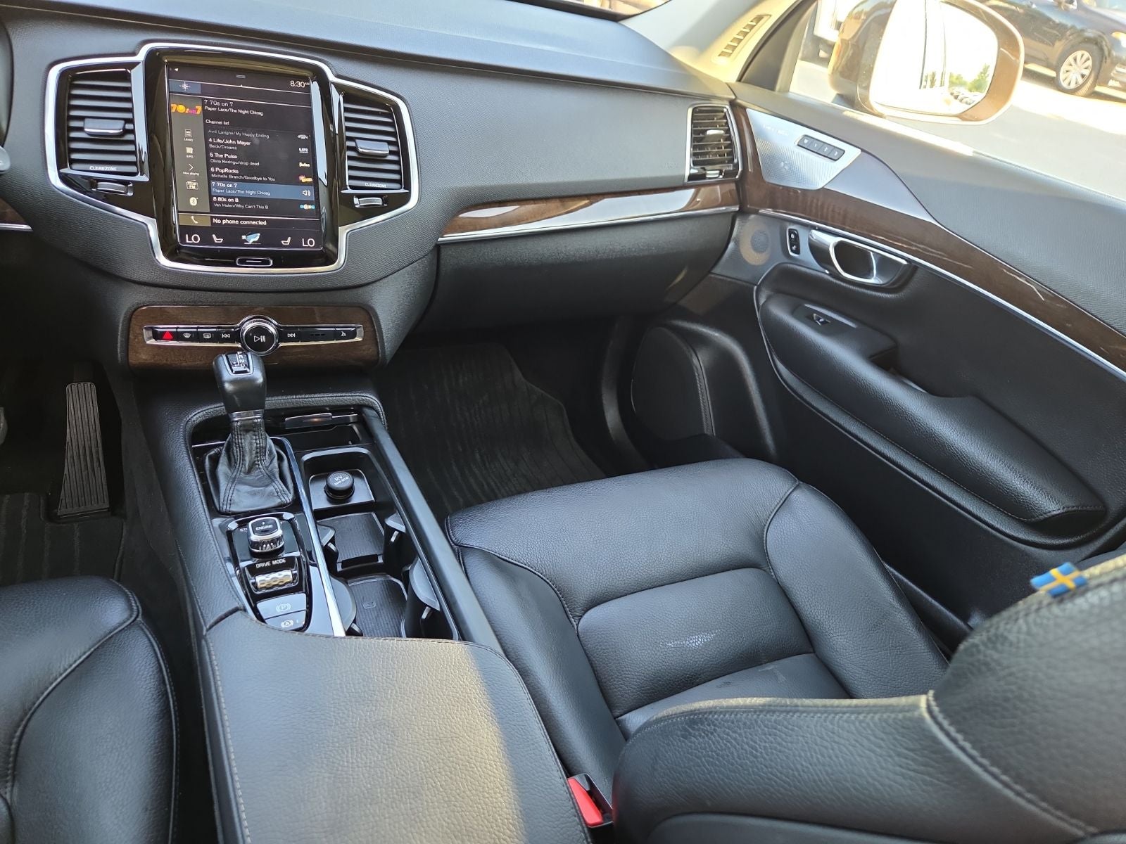 2016 Volvo XC90 T6 Momentum