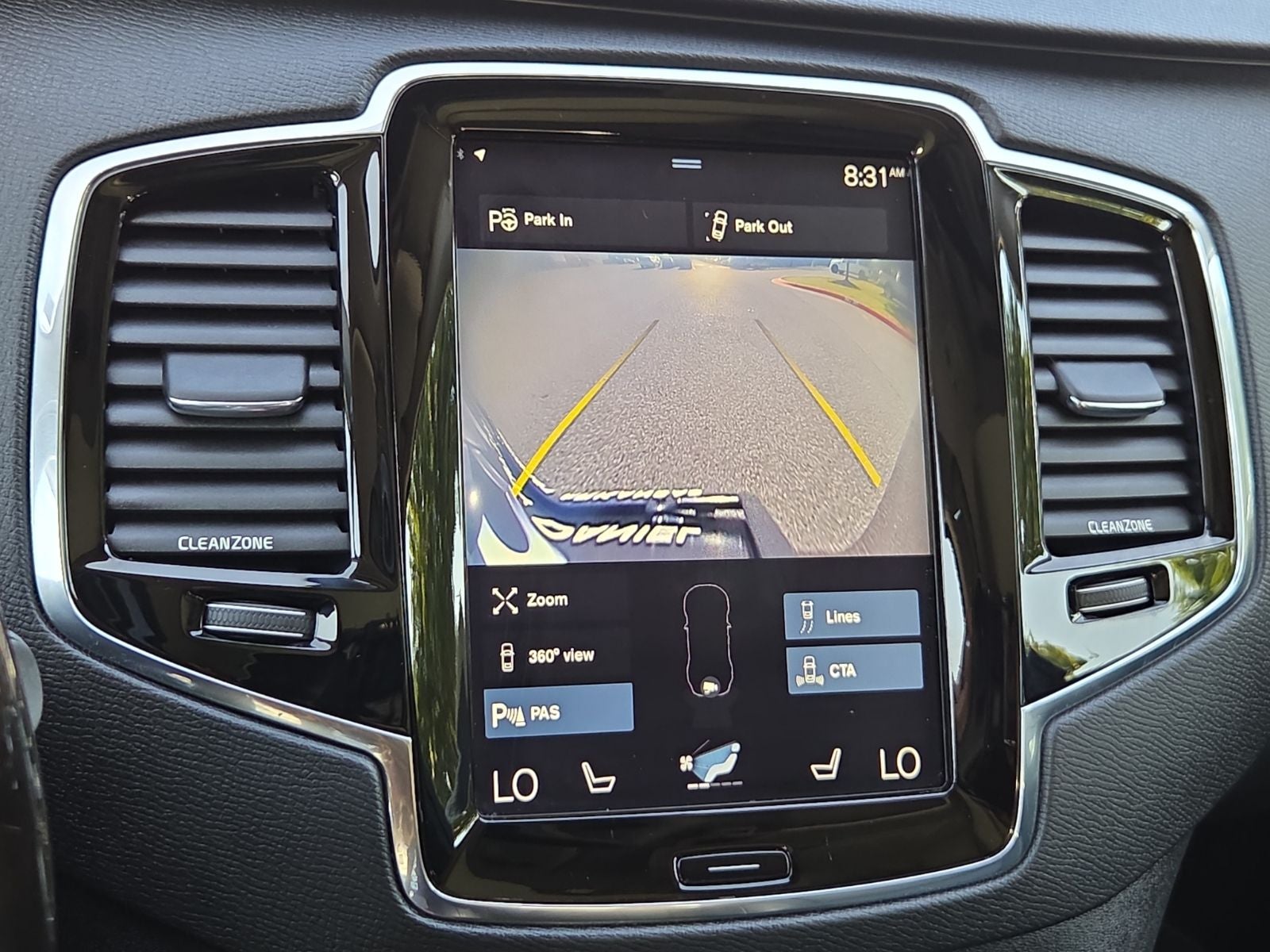 2016 Volvo XC90 T6 Momentum