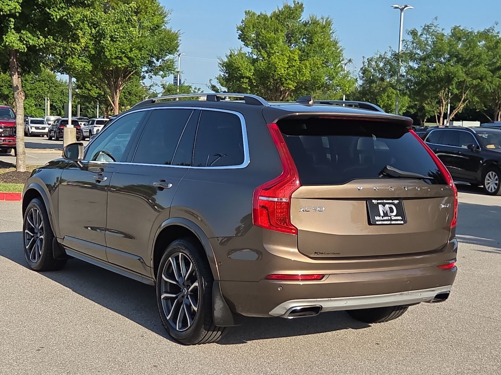 2016 Volvo XC90 T6 Momentum