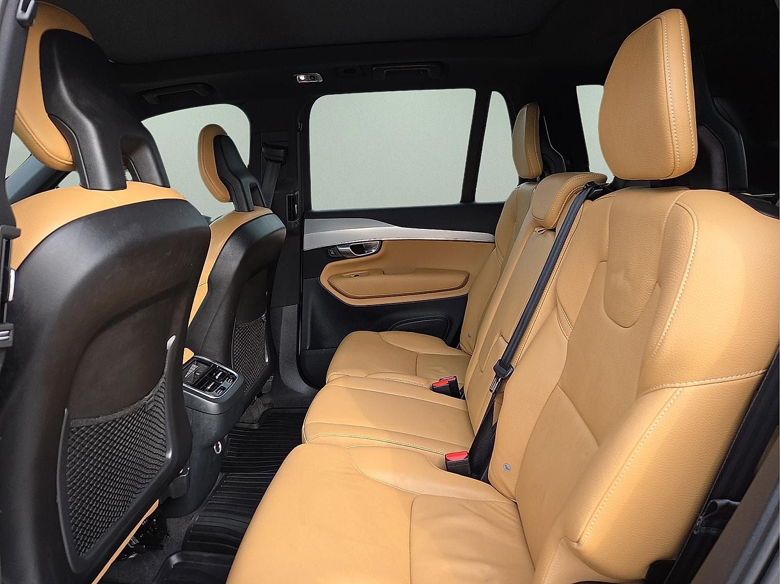 2018 Volvo XC90 T6 Momentum