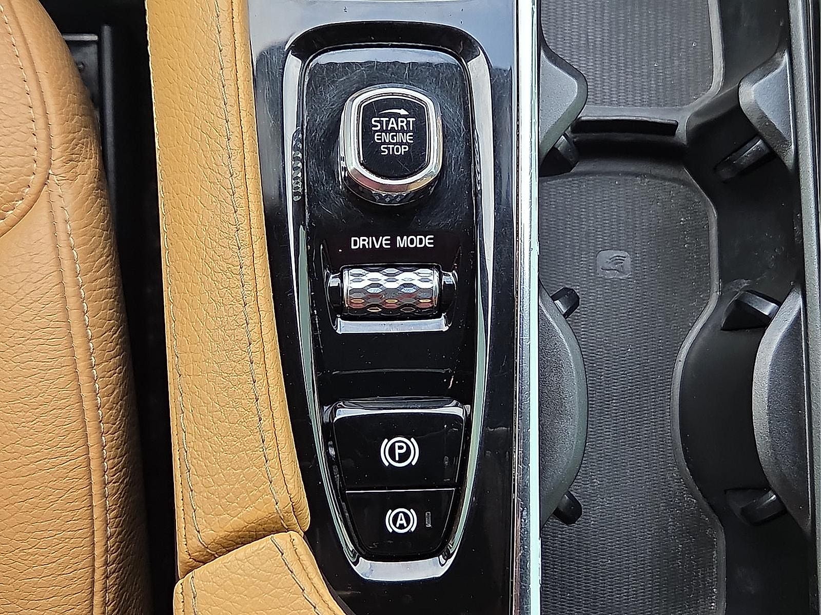 2018 Volvo XC90 T6 Momentum