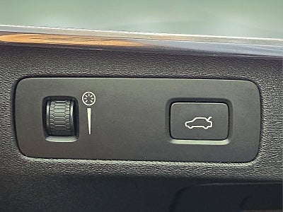 2018 Volvo XC90 T6 Momentum