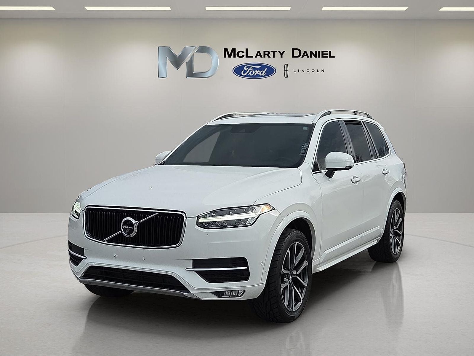 2018 Volvo XC90 T6 Momentum