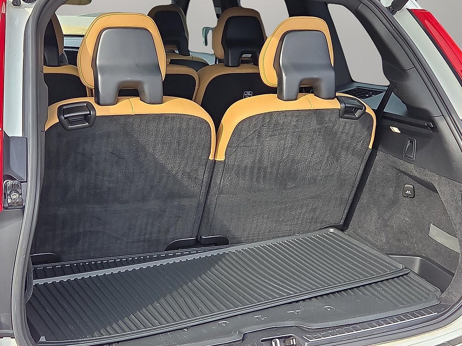 2018 Volvo XC90 T6 Momentum