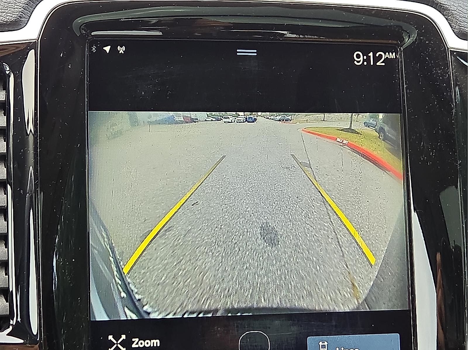 2016 Volvo XC90 T6 Momentum