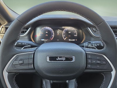 2025 Jeep Grand Cherokee GRAND CHEROKEE LAREDO X 4X4